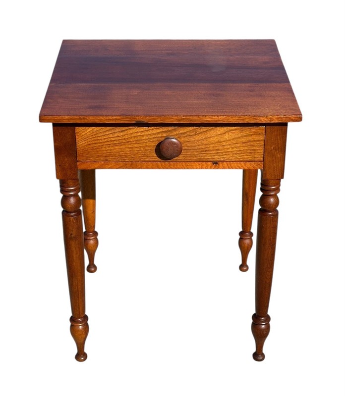 Early 19th Century Antique Pennsylvania Sheraton Walnut Single Drawer Side Table gallery