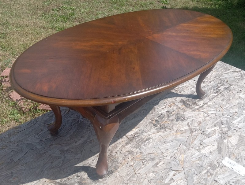 Oval Cherry Veneer Coffee Table (CT-437)