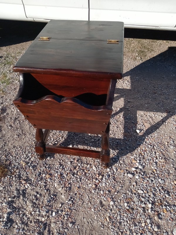 Mid Century Pine Old Tavern Dough Box End Table (ET684) (EA-10) gallery