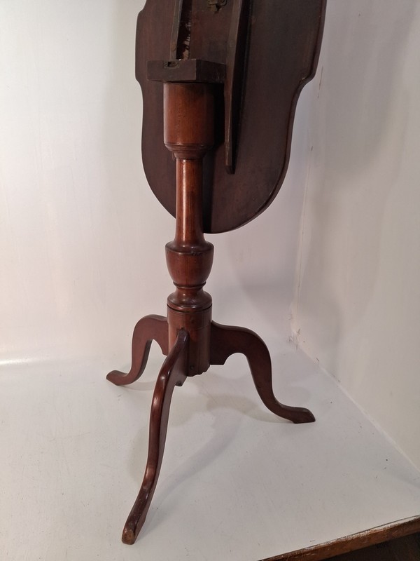 Exceptional Antique Queen Anne Tilt-top Cherry Candlestand, Ca. 1790-1810 gallery