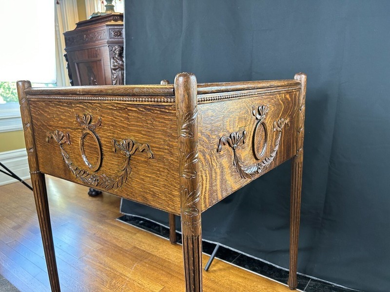 Quartersawn Carved Oak Victrola/Parlor Table Stand Horner? gallery