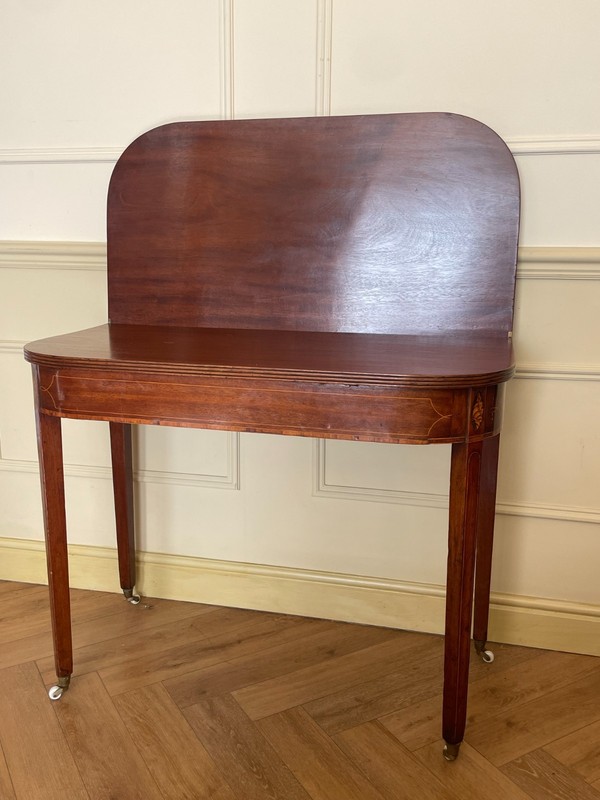 Antique Federal Inlaid Tea / Card Table – Mahogany, Early 19th Century