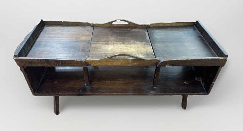 Primitive Wood Coffee Table with Removable Serving Tray & Pipe Holder