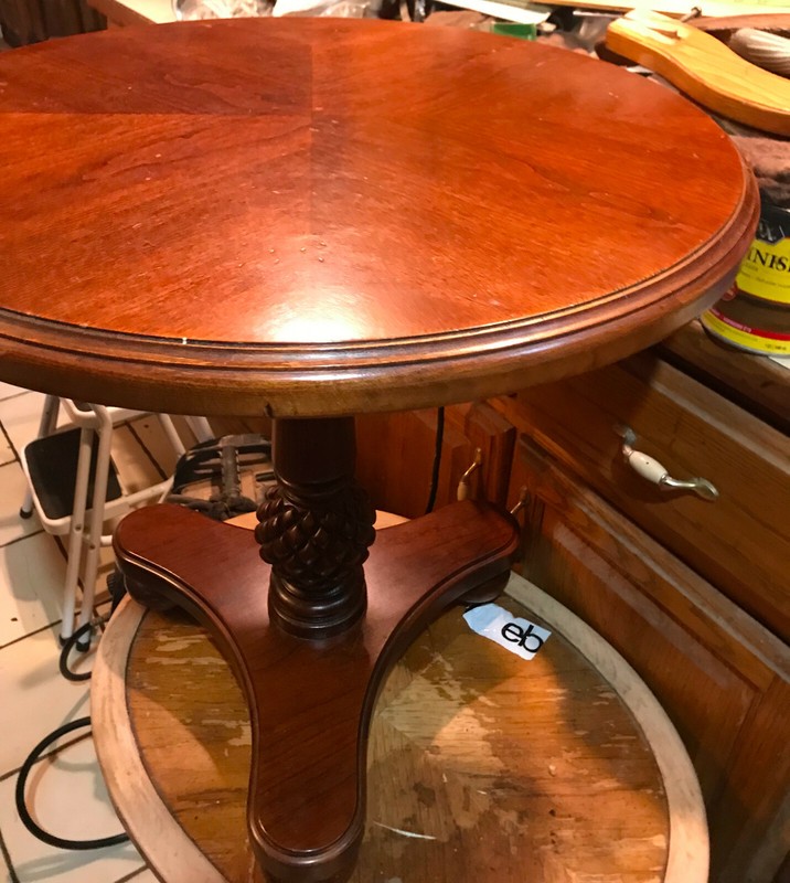 Mid Century Round Mahogany End Table / Side Table by Hammary (ET120) gallery