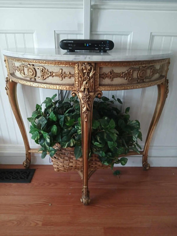 Beautiful 3 legged table, marble top with Made in Italy.
