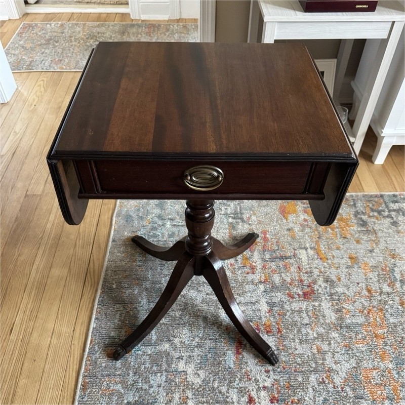 Antique George III Drop-Leaf Mahogony Side Table with Drawer.