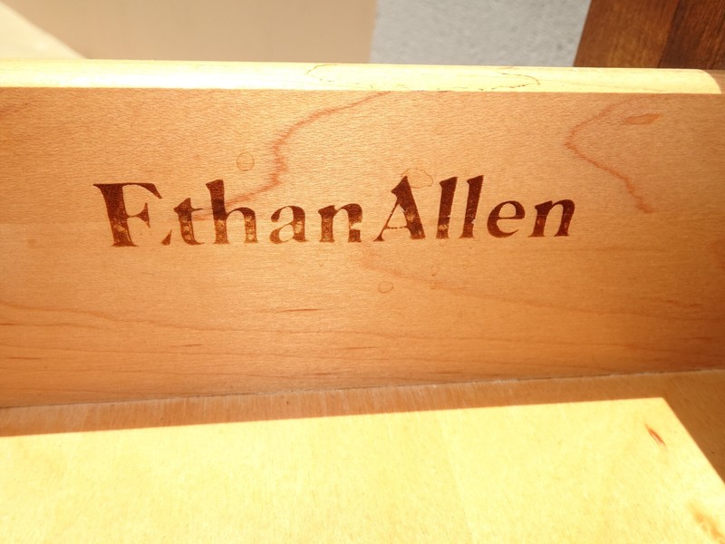 LH37 Vintage Ethan Allen Brown Maple Side Table ~ Key Table gallery