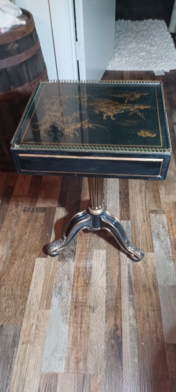 RARE FIND 1960s Drexel Heritage Et Cetera chinoiserie side table, black and gold gallery
