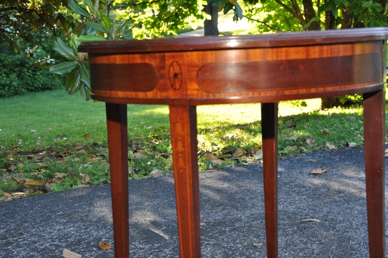 Federal Style Round Table with Inlay and Parquetry Top gallery