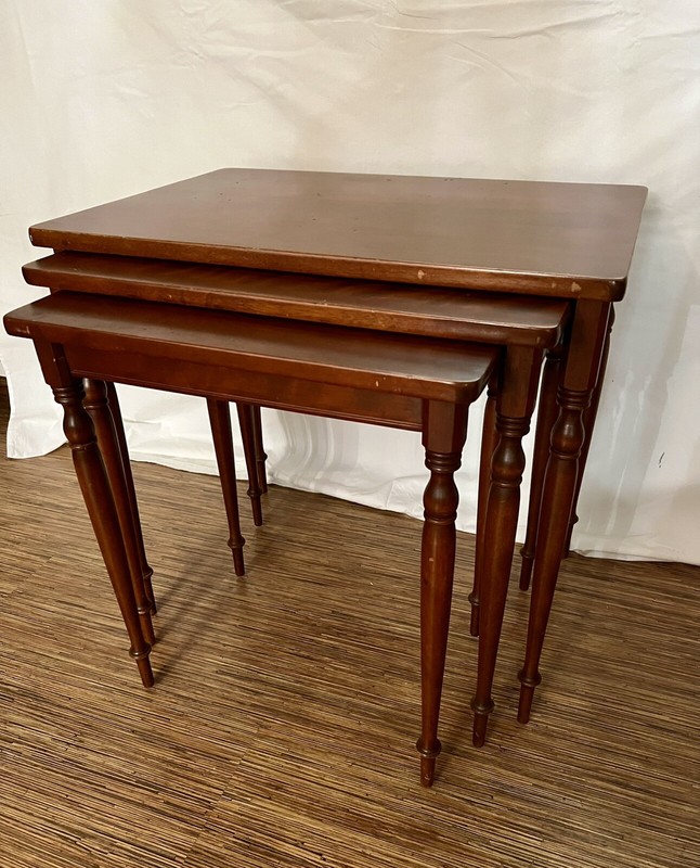 Vintage Mid Century Baumritter - Set of 3 - Solid Maple Nesting Tables 1960 gallery