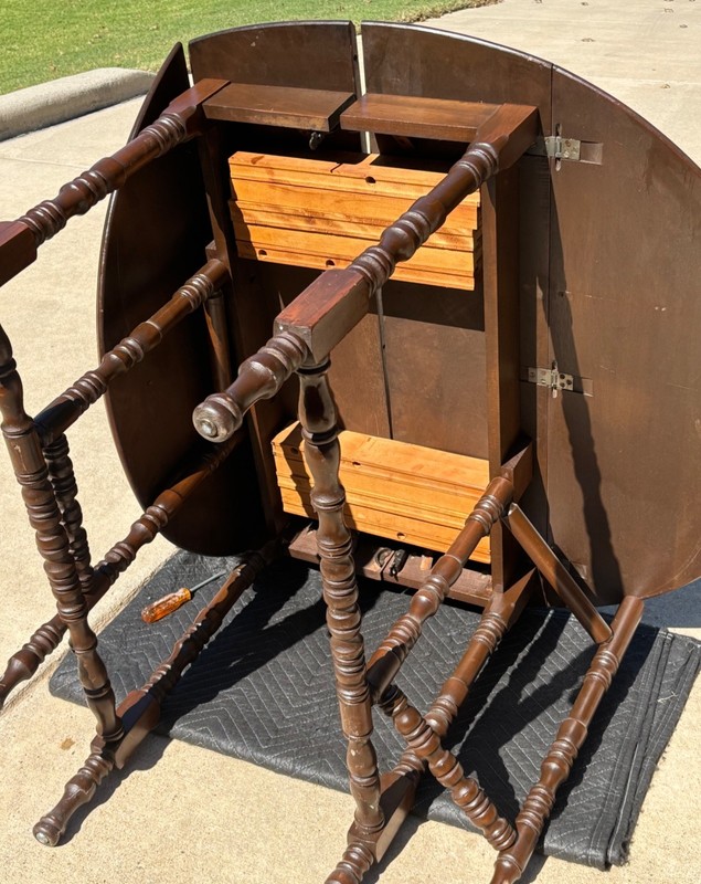 Antique Oval Dropleaf Gate Leg Table with Three 8”leaves gallery