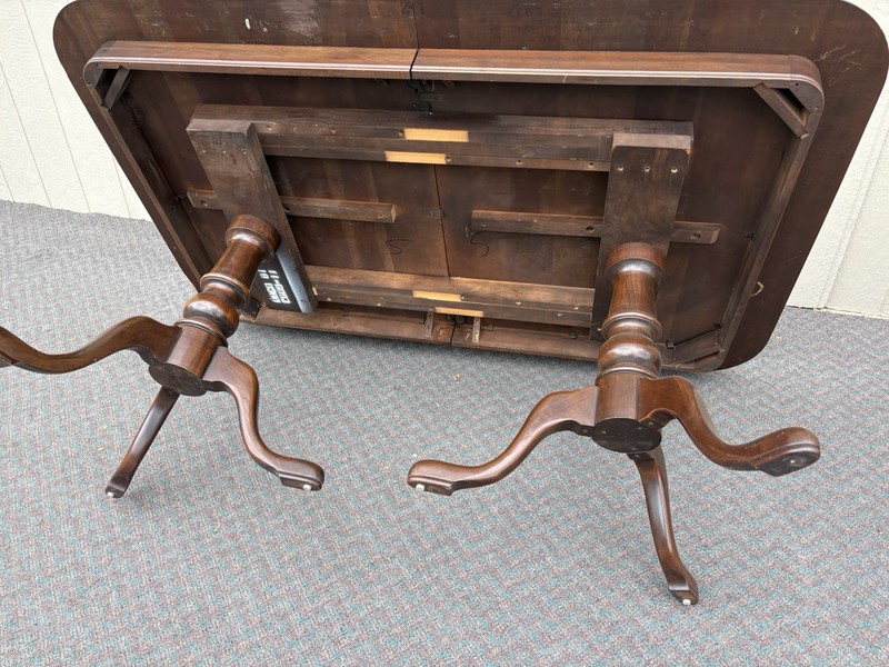 66606 ETHAN ALLEN Mahogany Dining Table gallery