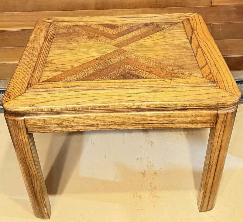 Vintage Drexel Accolade post-modern solid wood end table Size 27x22in H 21 in