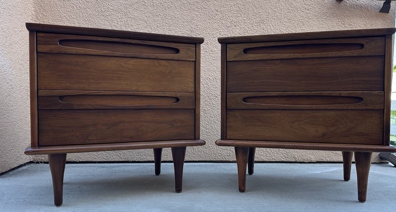 Mid Century Modern 2-Drawer Walnut Night/End Tables by American of Martinsville gallery