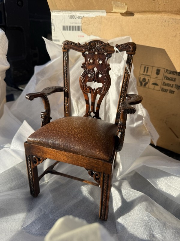 FINE NOS GEORGE III FLAWLESS MINIATURE THEODORE ALEXANDER HAND CARVED CHAIR gallery