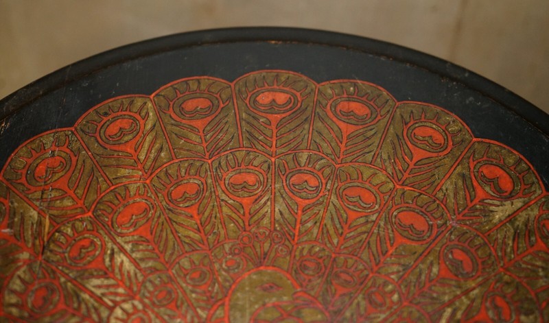 STUNNING ANTIQUE CIRCA 1900 HAND MADE PEACOCK DECORATED SIDE END LAMP WINE TABLE gallery