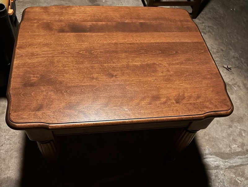20th Century Traditional Nichols & Stone Mahogany End Table gallery