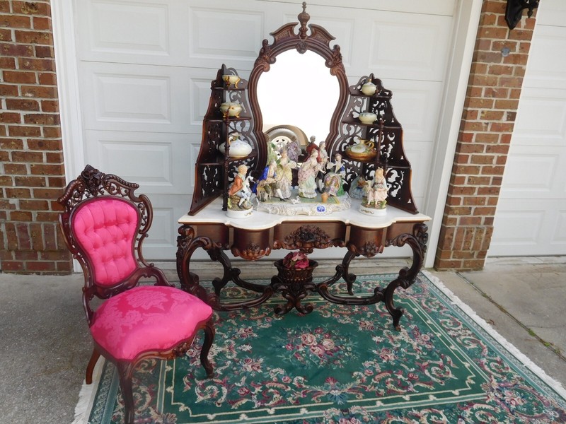 SUPERIOR VICTORIAN J & JW MEEKS ROSEWOOD DRESSING TABLE