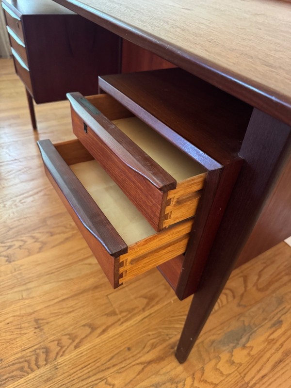 Mid-Century Freestanding Teak Desk, Denmark, 1960s gallery