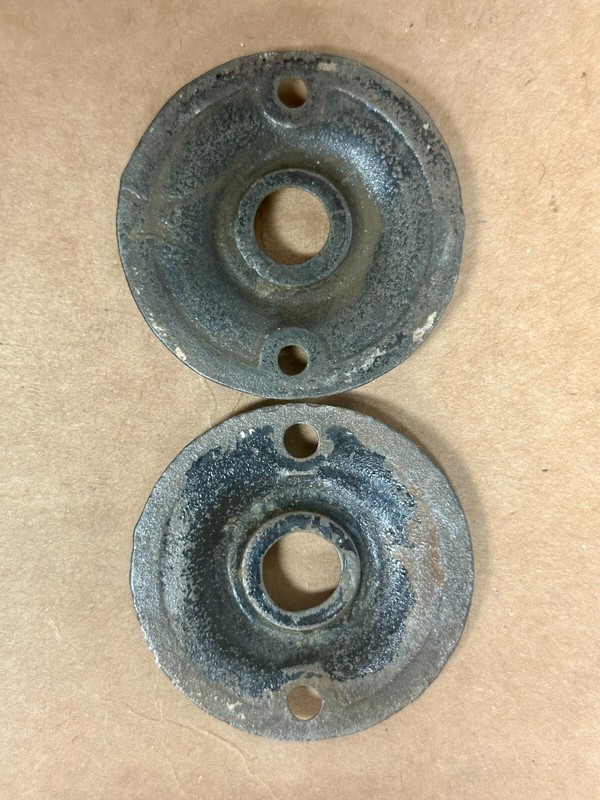 SOLID PLAIN PAIR OF ROUND DOOR ROSETTES, ANTIQUE, VINTAGE, ART DECO VICTORIAN gallery
