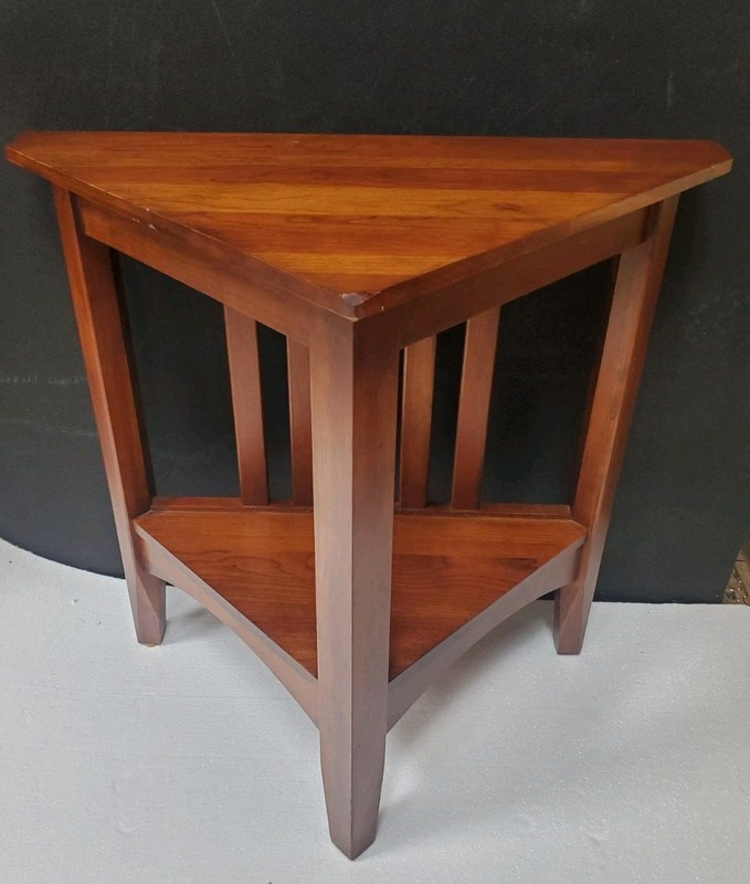 Ethen Allen Solid Cherry Corner Table American Impressions **see descr **