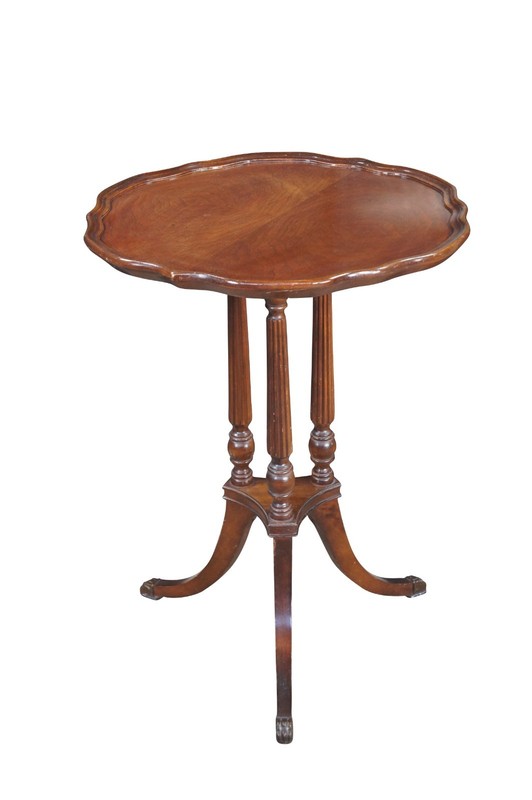 Mersman Mid Century Mahogany Scalloped Fluted Pie Crust Pedestal Stand Table