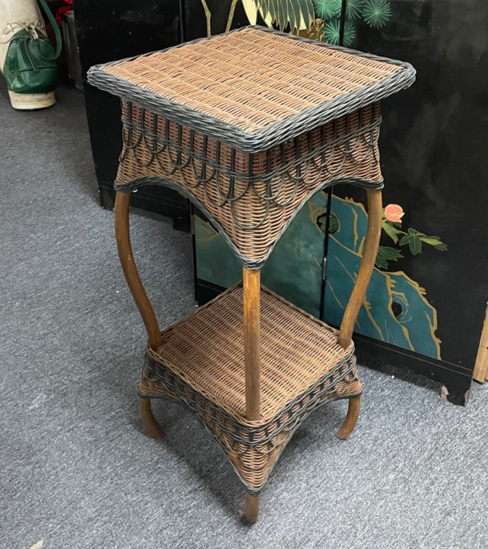 Vtg Mid-Century Modern 2-Tier Wicker Rattan End/Side Table/Plant Stand/Pedestal