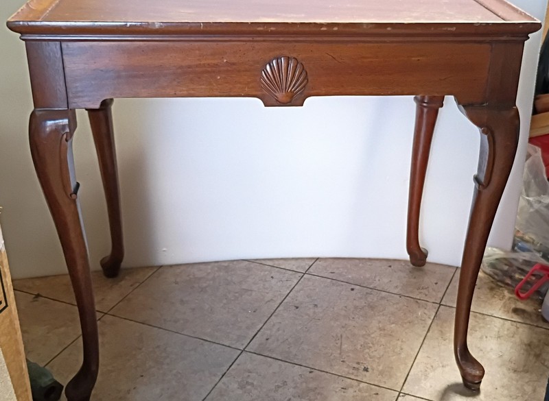 Hickory Chair Co. Queen Anne Style Tea Table with 2 pullout trays. NEEDS RESTOR