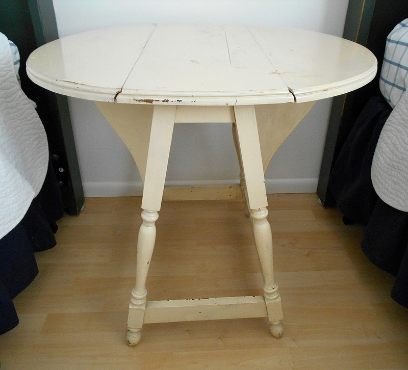 ANTIQUE BUTTERFLY DROP-LEAF TABLE * Paint over Maple * Early 1900’s * 24″High