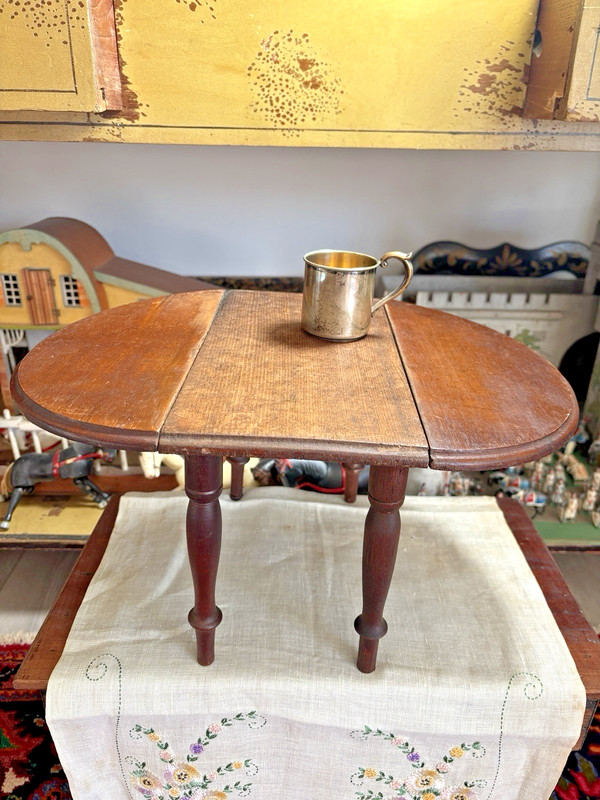 ANT DOLL DROPLEAF WALNUT TABLE, EXC FOR AGE, HEIRLOOM QUALITY, 16.5 X 12 X 9" OP gallery