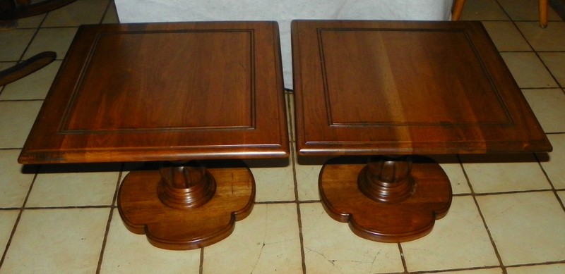 Mid Century Solid Walnut Carved Pier End Table / 1 table (PT-18)
