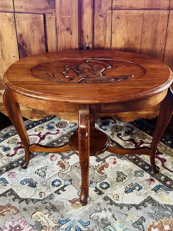 Antique HandCarved Oval Walnut Accent Table Greek/Roman Soldier Couple Cabriole gallery