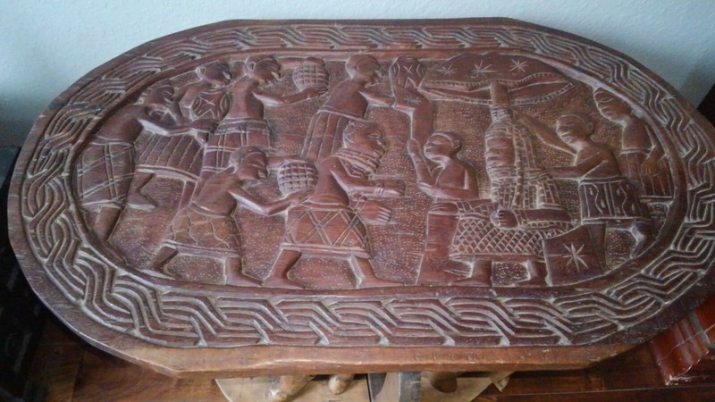 Hand Carved African Royalty Table With 4 Carved Elephant Stools gallery