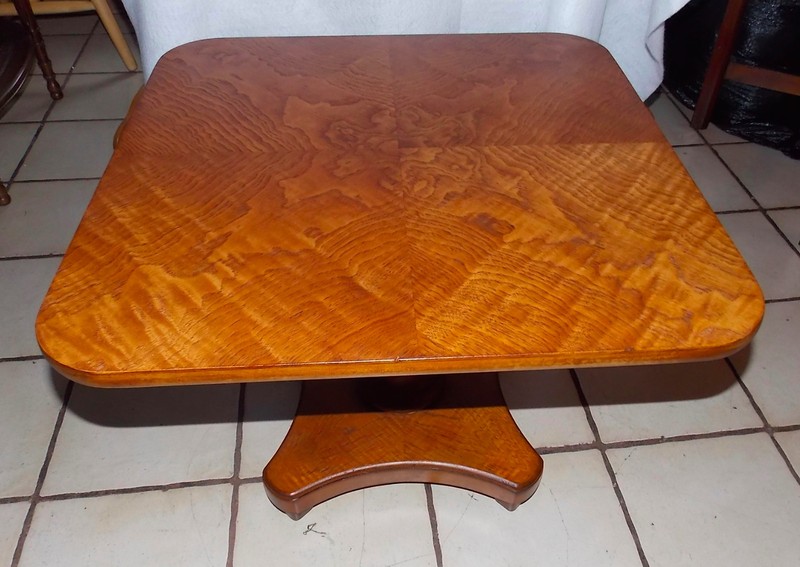 Burl Elm Book Match Veneer Pier Table / Pedestal End Table by Henredon (PT-20) gallery