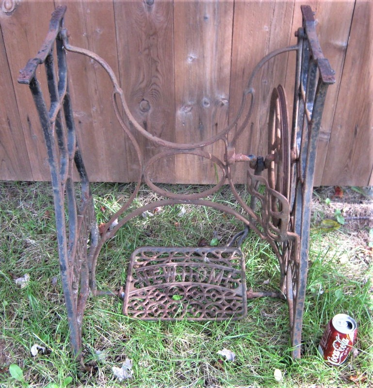 ANTIQUE NEW HOME CAST IRON SEWING MACHINE PATIO GARDEN TABLE STAND NO MARBLE TOP