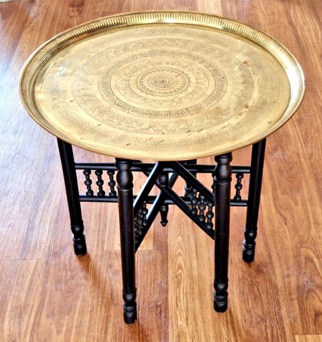 VINTAGE MIDDLE EASTERN ANIMALS BRASS TOP OCCASIONAL TABLE FOLDING LEGS 58cm