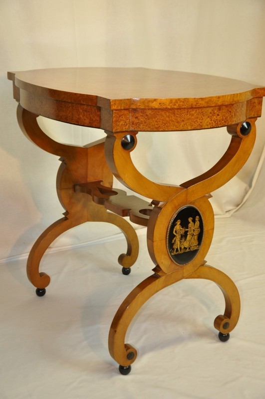 Exquisite Neoclassic Empire Burled Ebonized Side Occassional Table Cerule