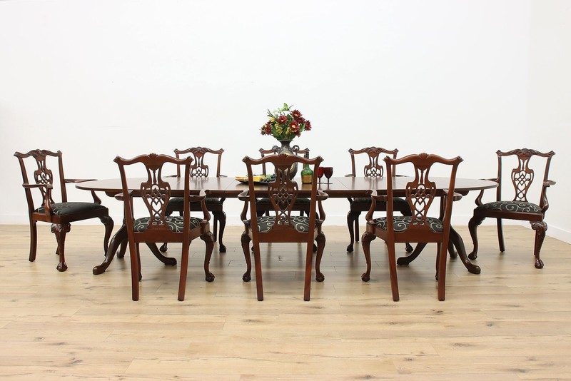 Georgian Vintage Mahogany Dining Table, 4 Leaves Kittinger #38389 gallery