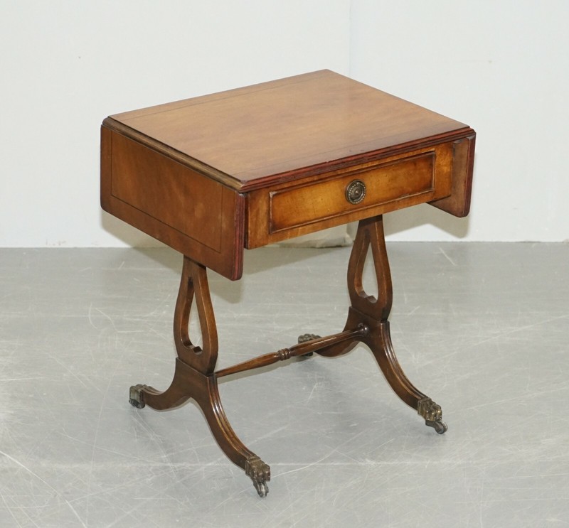 STUNNING BEVAN FUNNELL EXTENDING LIGHT WALNUT SIDE END LAMP WINE CARD TABLE gallery