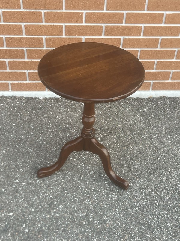 Vintage Mahogany Tripod Beveled Edge Round Top Wine / Side Table Free Shipping