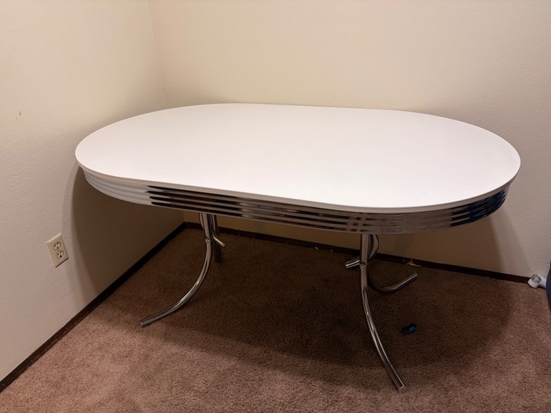 Coaster 2065 Cleveland Chrome Plated Oval Retro White Finish Top Dining Table