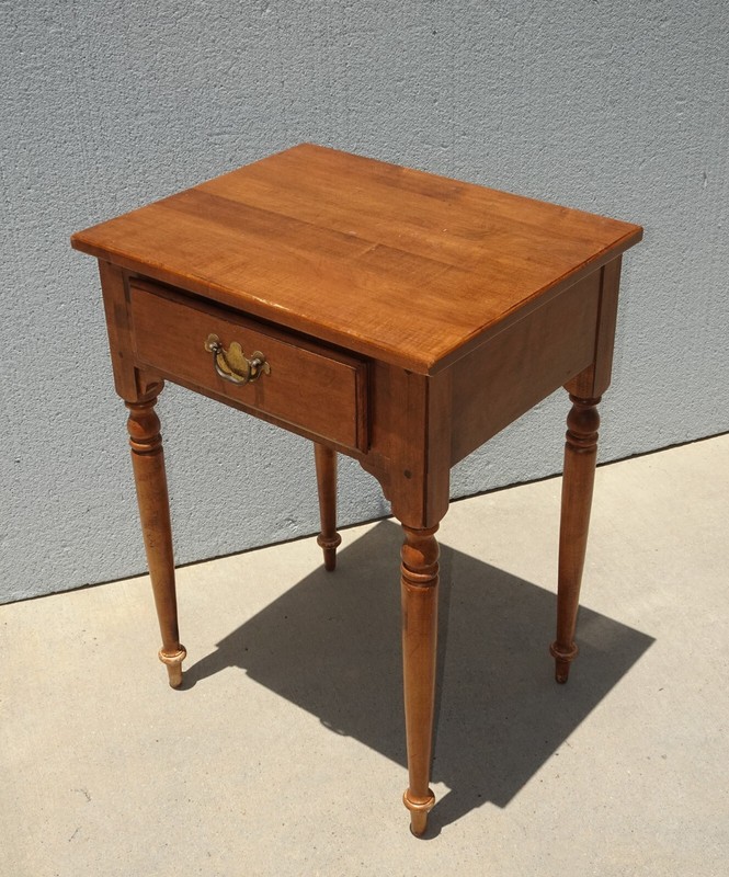 LH37 Vintage Ethan Allen Brown Maple Side Table ~ Key Table gallery