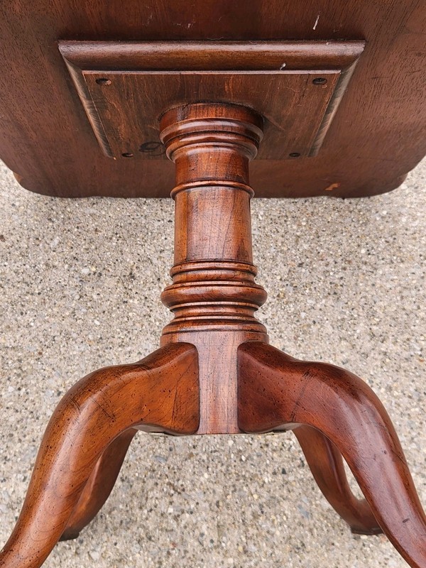 Vtg Tagged Beautiful Baker Furniture Georgian Style Oak Side Table 26 X 20 X 18 gallery