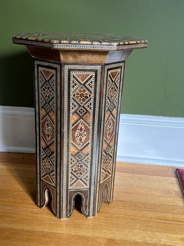 Hand-Inlaid Syrian Moorish Octagonal Pedestal Accent Table 18” Vintage