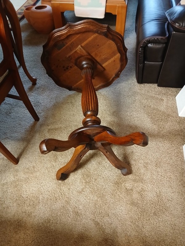 Antique Quarter Sawn Oak Lamp Parlor or Small Table