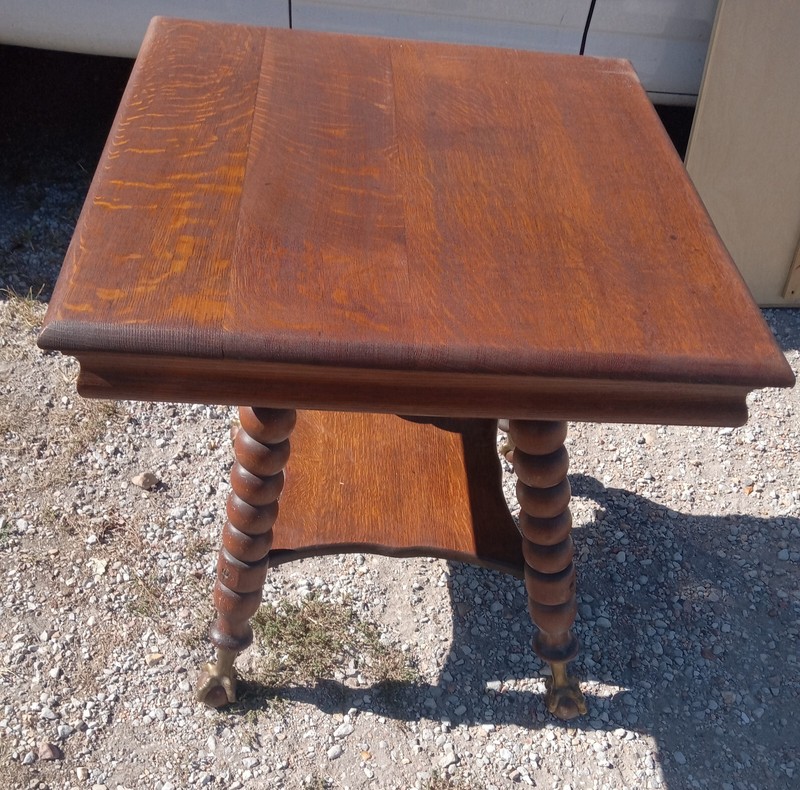 Solid Quartersawn Oak Merklen Parlor Table / Center Table (PRT148)