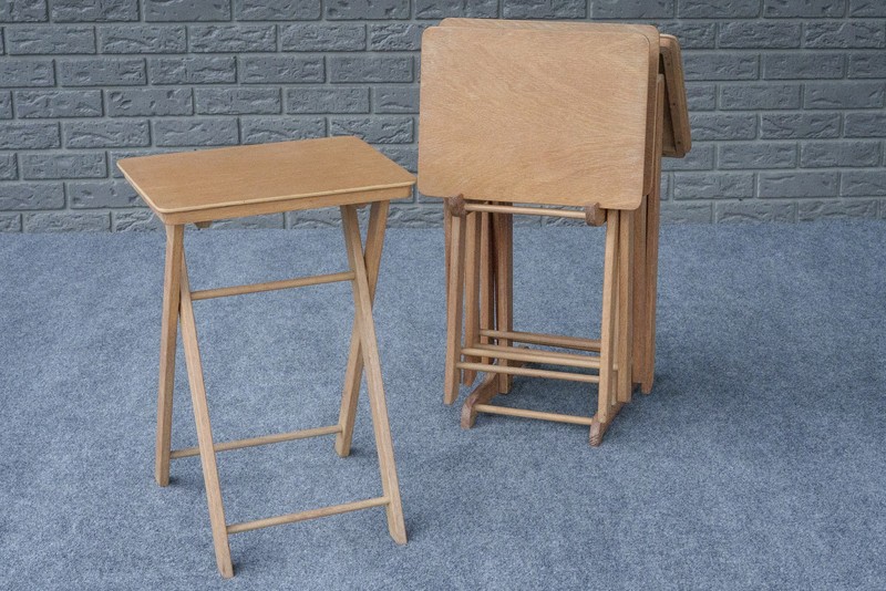 Set of 4 Mid Century Modern Blond Oak Wood TV Trays w/ Stand gallery