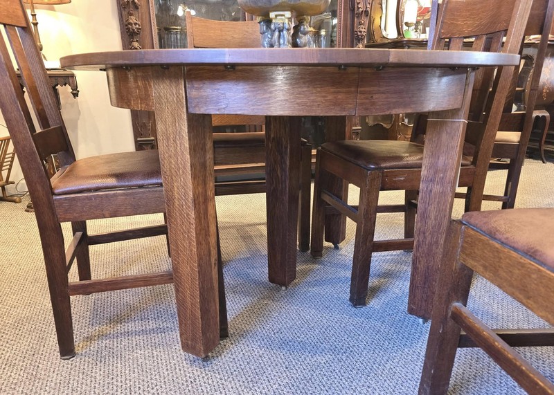 Antique Gustav Stickley Round Mission Oak Dining Table – with 4 leaves gallery