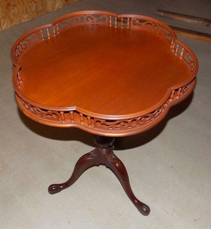 Mahogany Lamp Table / Parlor Table (RP-PRT103)