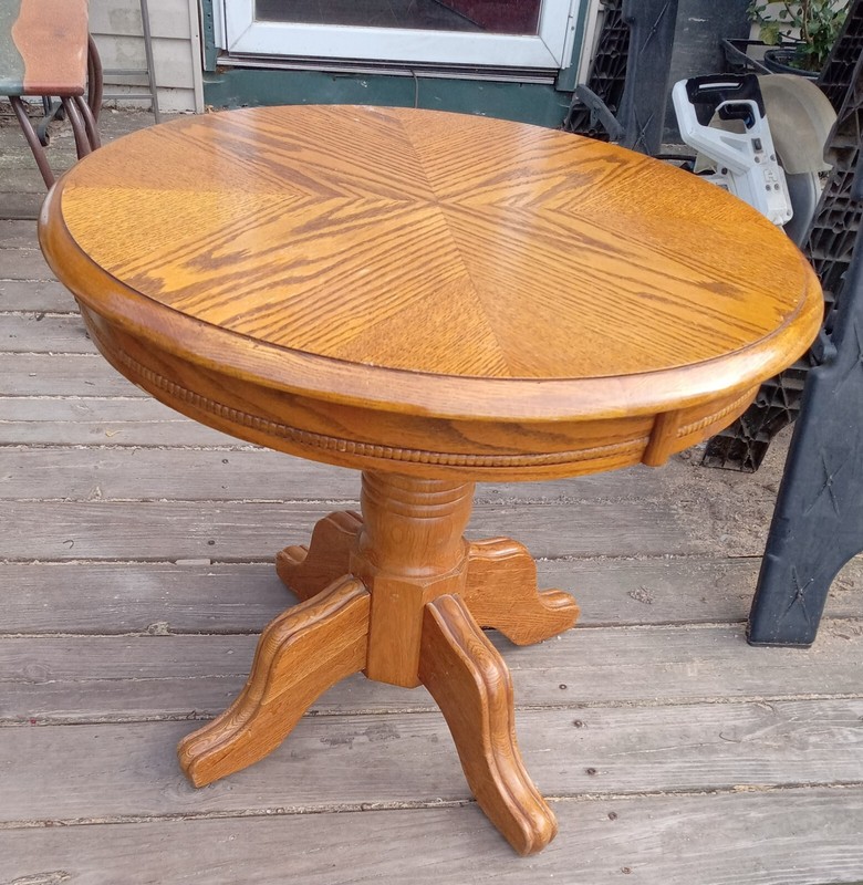 Round Oak End Table / Side Table (ET750)
